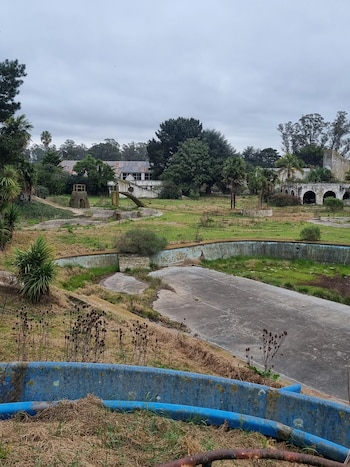 Hoy en desuso, Waterland exhibe