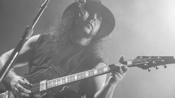 El guitarrista Daron Malakian fue el encargado de tener la mayor interacción con el público Foto: Ocesa