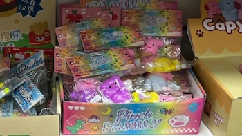 Prohíben juguetes Squishy en todo el país por riesgos para la salud infantil