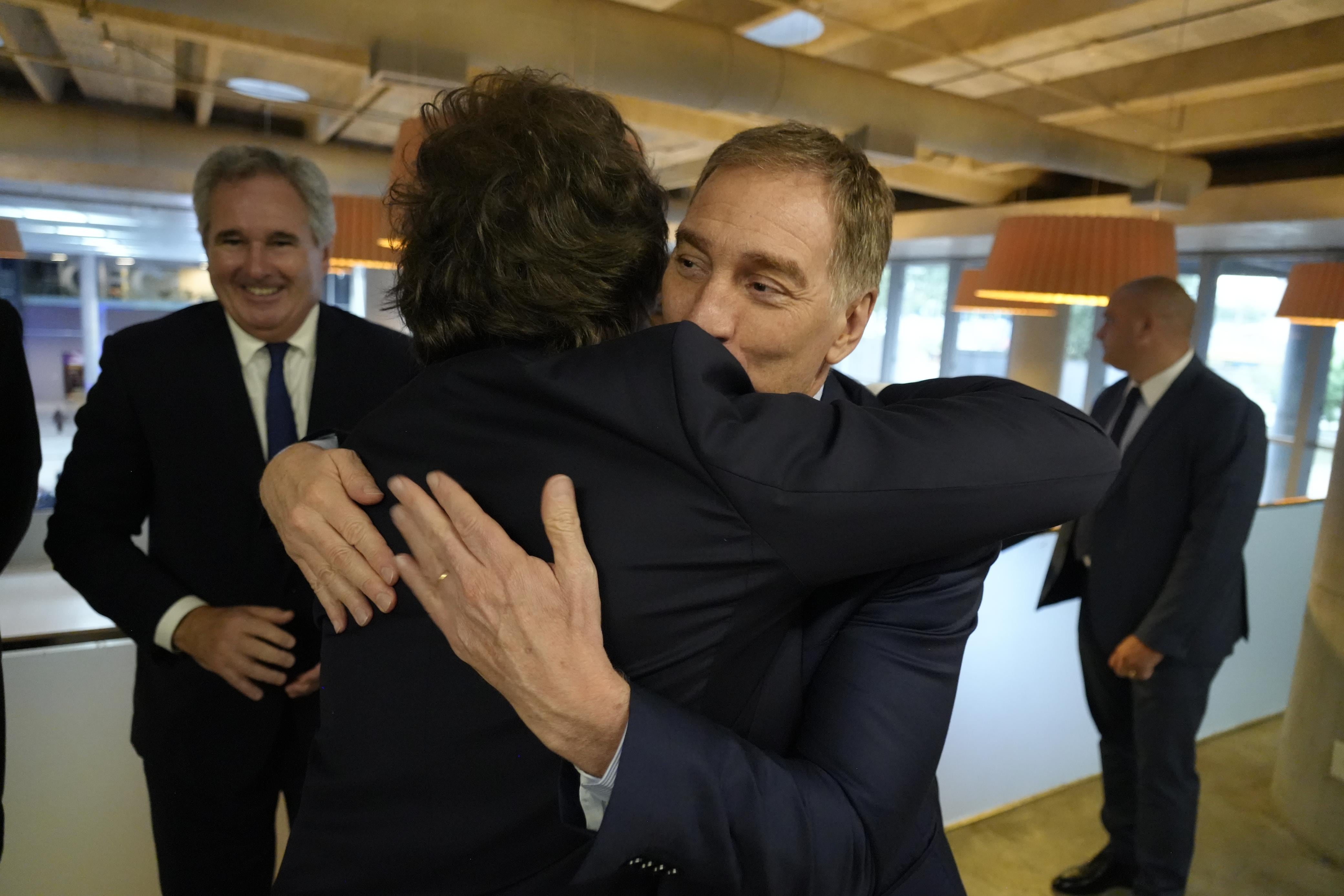 El presidente se encontró con otros funcionarios que formaron parte del evento, como Diego Santilli y Pablo Quirno