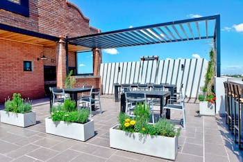 Las terrazas y parrillas, tienen