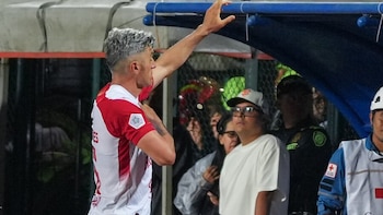 Daniel Torres fue agredido por un hincha del Medellín en el triunfo de Santa Fe por Liga BetPlay: “Peco un poco por ingenuo”