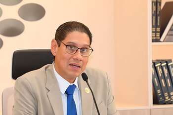 César Martín, ministro de Telecomunicaciones