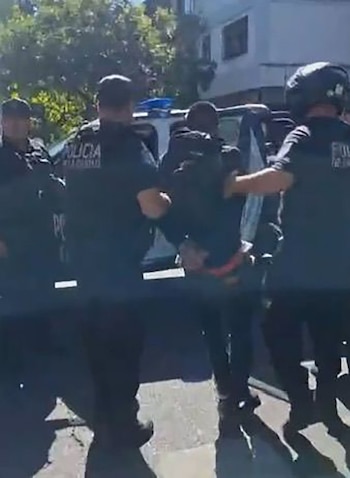 Policías de la Ciudad detienen