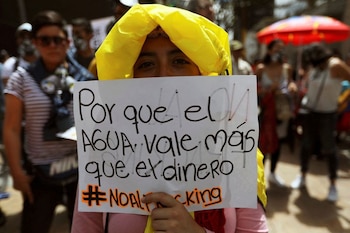“Respaldamos la declaración y compromiso del “cierre de la puerta del fracking” en Colombia de la designada Ministra de Ambiente y Desarrollo Sostenible, Susana Muhamad. También apoyamos la declaración del ministro de Hacienda José Antonio Ocampo de frenar los pilotos de fracking”, inició el comunicado.
Jun 7, 2019. REUTERS/Luisa Gonzalez/