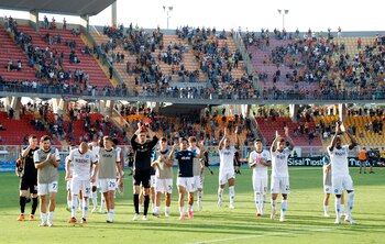 Los jugadores del Napoli agradecen