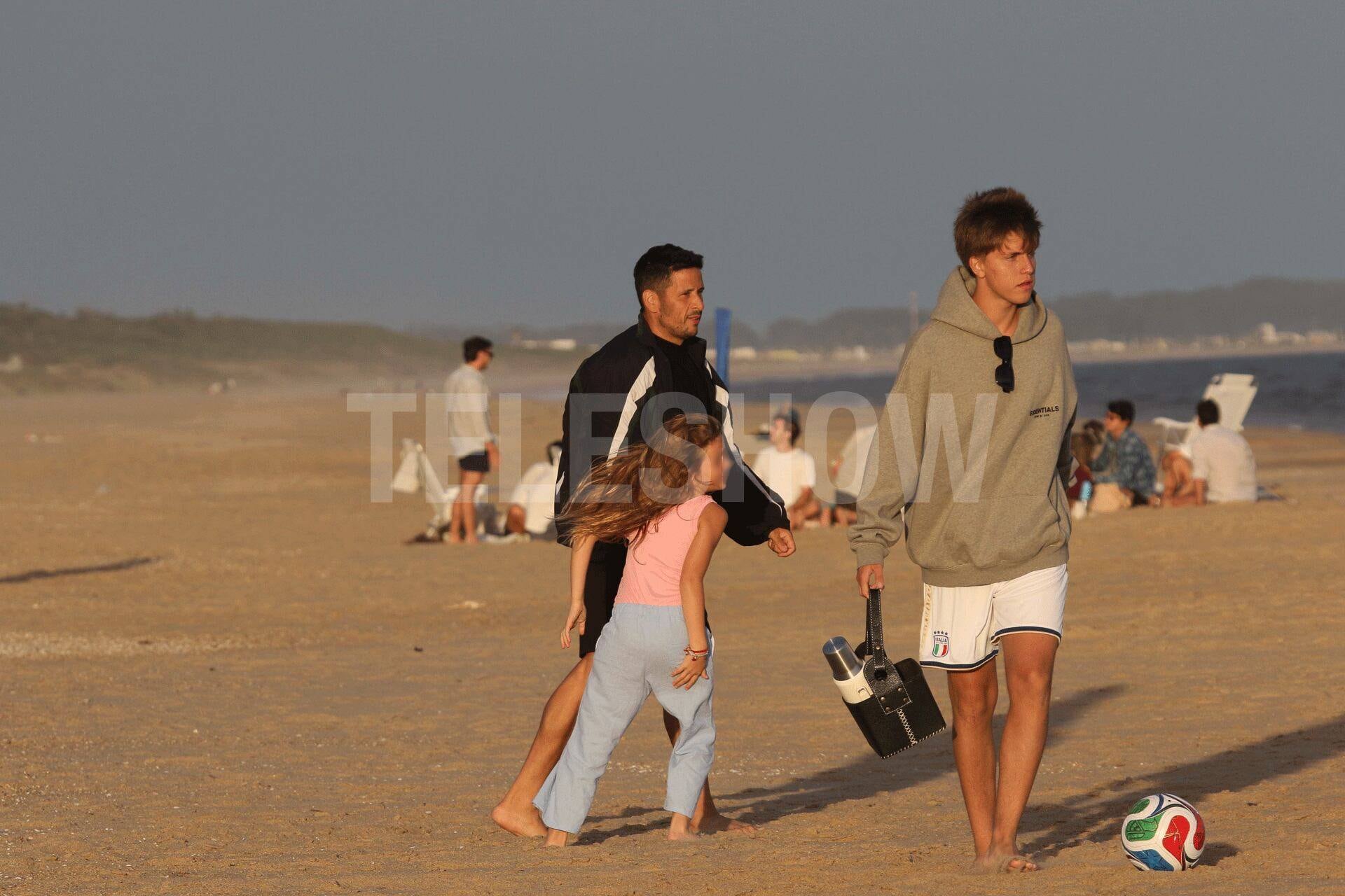 Entre risas, juegos y mates, Wanda Nara y Martín Migueles vivieron una tarde familiar en Punta del Este