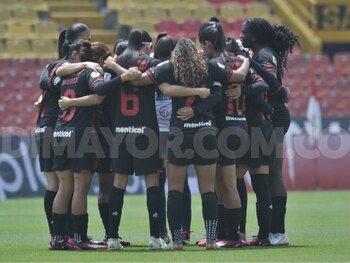 América de Cali, líder de