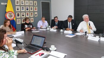 Discusión reforma pensional entre gobierno,