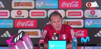 Juan Reynoso en conferencia de