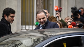 Ábalos niega desde prisión financiación