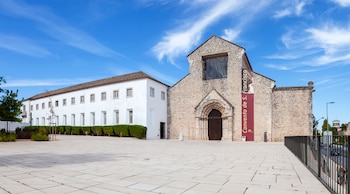 Convento de San Francisco, en Santarém, Portugal (Adobe Stock).