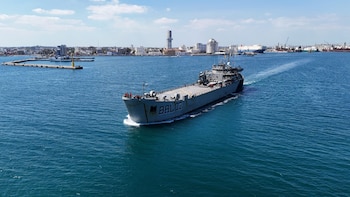 El envío humanitario incluye alimentos,