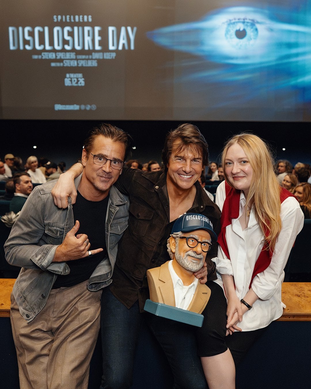 Tom Cruise junto a Colin Farrell y Dakota Fanning, compañeros suyos en películas de Spielberg como