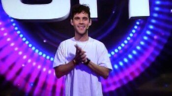 Agustín entró a dejarles un