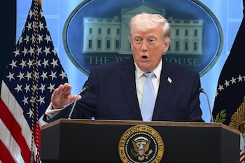 Donald Trump le ordenó a la Marina que Estados Unidos que destruya a todas las lanchas iraníes que coloquen minas en el estrecho de Ormuz