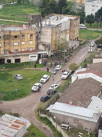 Allanaron un edificio de Mar del Plata donde operaba una banda de delincuentes