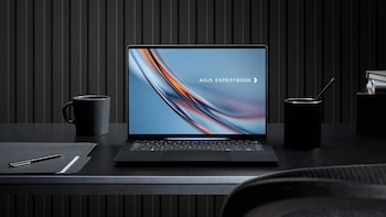 ExpertBook Ultra presume de resistencia