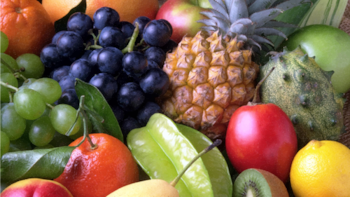 Ni manzanas ni sandía: estas son las frutas con más pesticidas, según un estudio