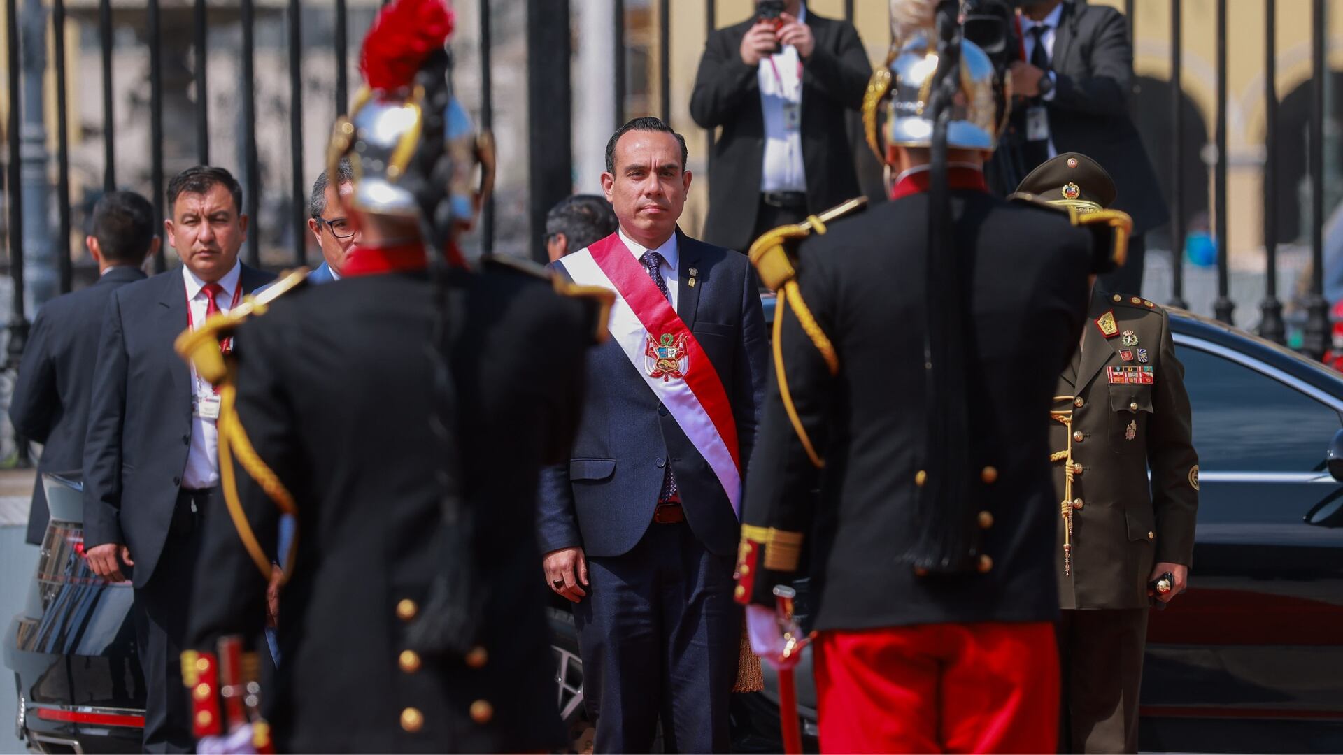 José Jerí, presidente del Perú, enfrenta investigaciones por presunta violación sexual, desobediencia a la autoridad y corrupción. Foto: Composición Infobae Perú
- Crédito: Presidencia de la República