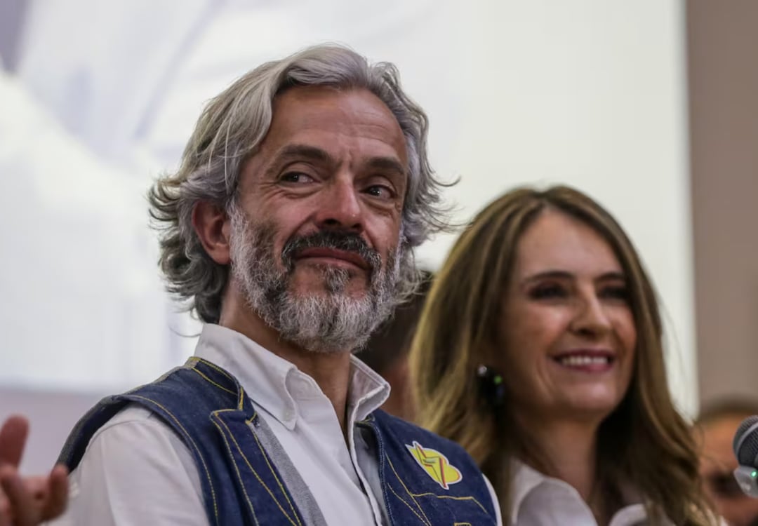 La exploración también midió a Juan Daniel Oviedo, fórmula vicepresidencial de Valencia, con 27% de positivo y 45% de negativo.- crédito Colprensa