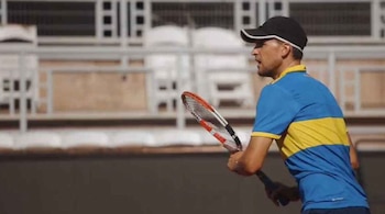 Dominic Thiem entrenando con la camiseta de Boca Juniors (Crédito: Chile Open)