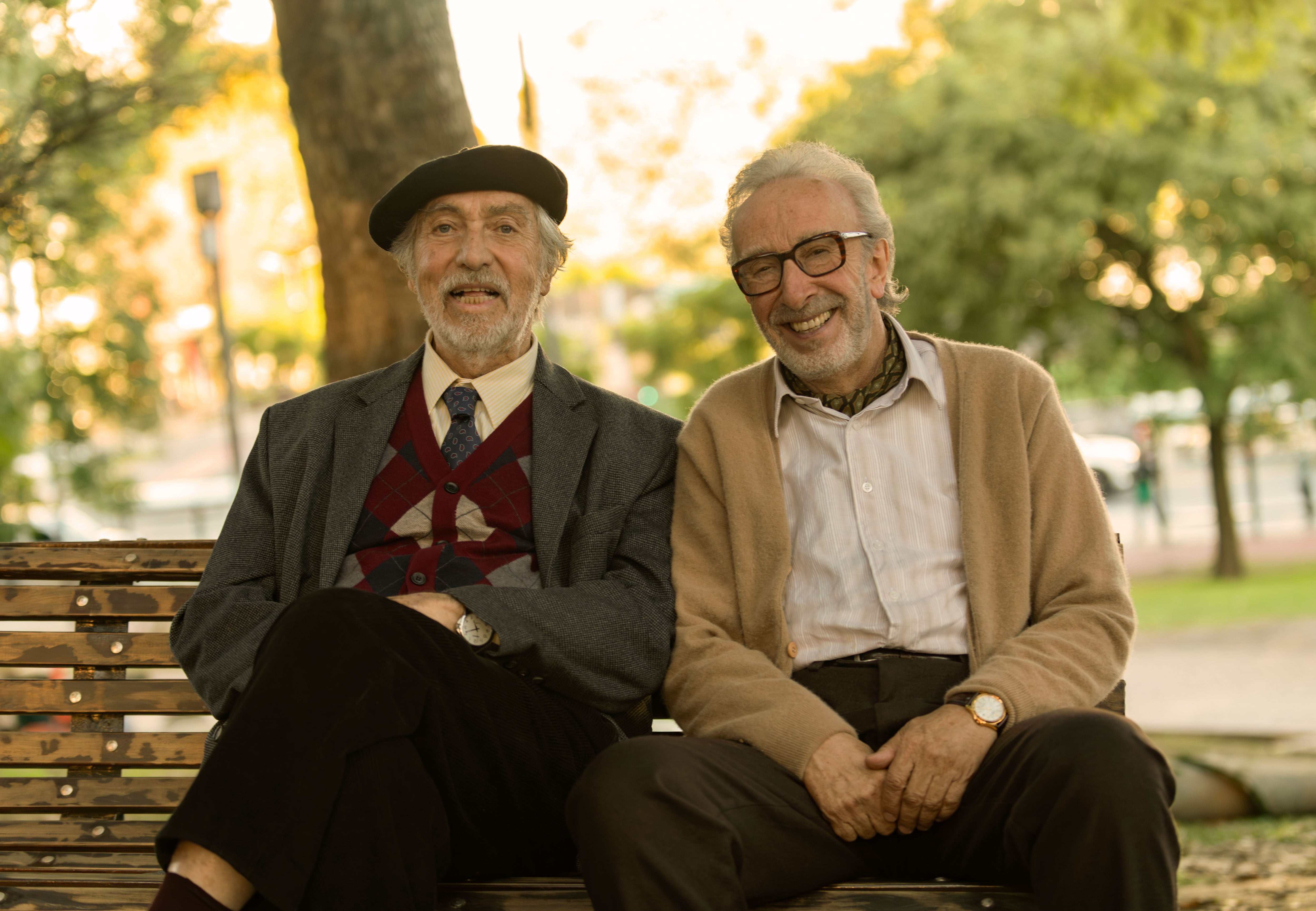 Un banco en Parque Lezama alcanza para mostrar perspectivas ante la vida y el paso del tiempo. (Créditos: Marcos Ludevid)