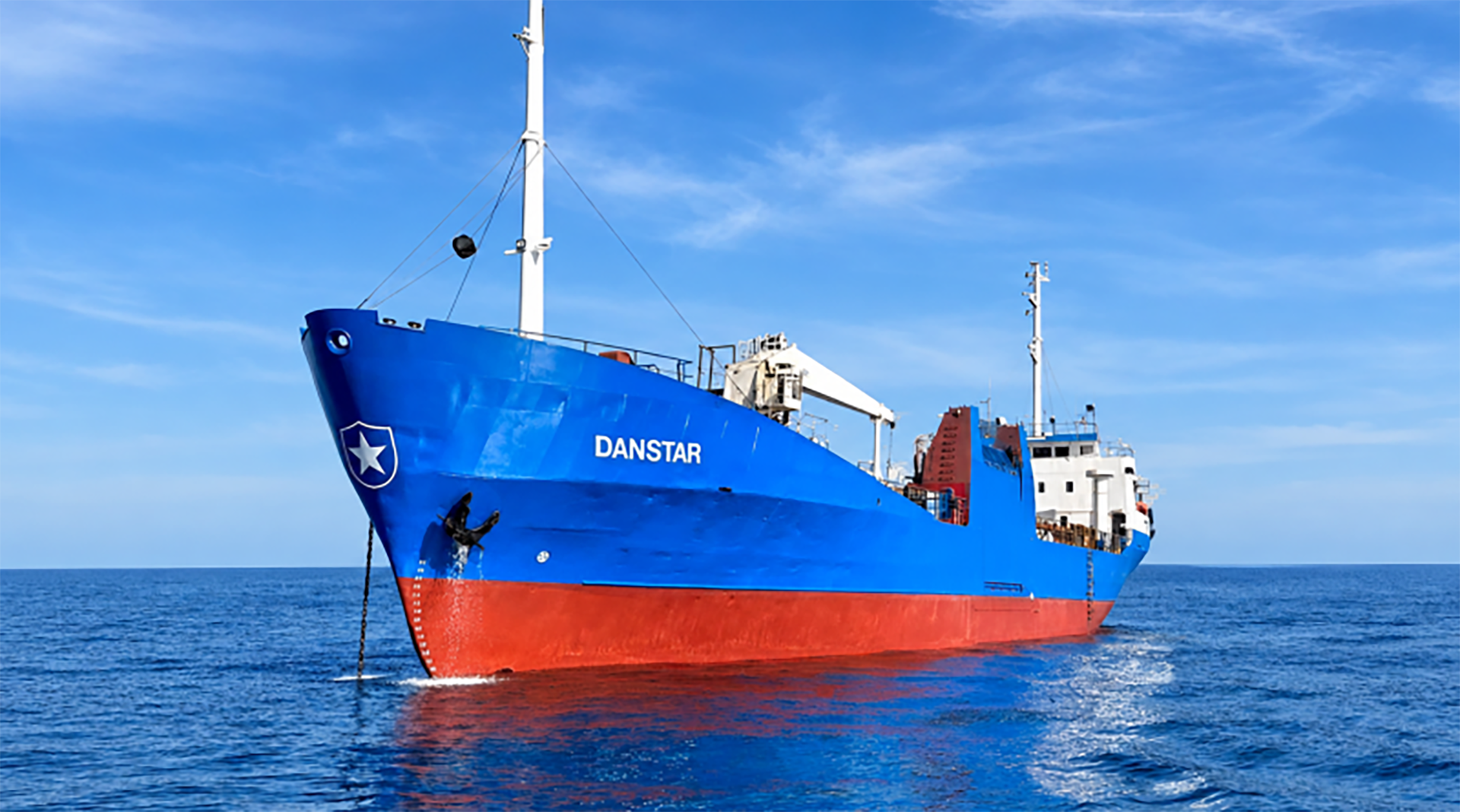 El “Danstar” llevará alimentos, frutas y verduras, vinos, materiales de construcción, gas licuado y repuestos a las Malvinas (Archivo)