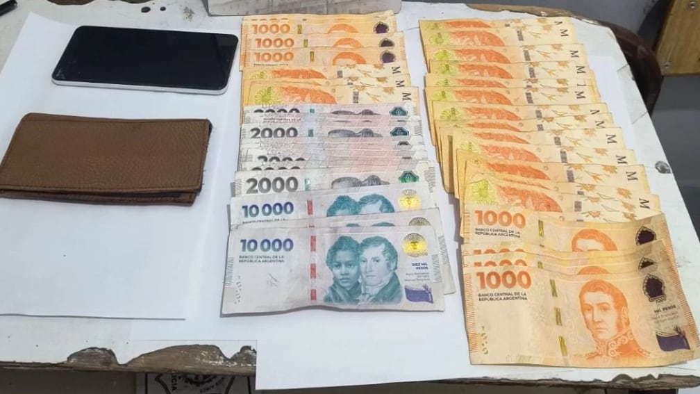 El dinero que le robaron al remisero fue recuperado tras un operativo policial en Mar del Plata