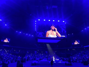 Aitana durante su 'listening party'