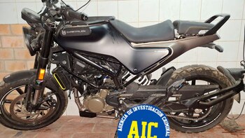 Los efectivos secuestraron una moto