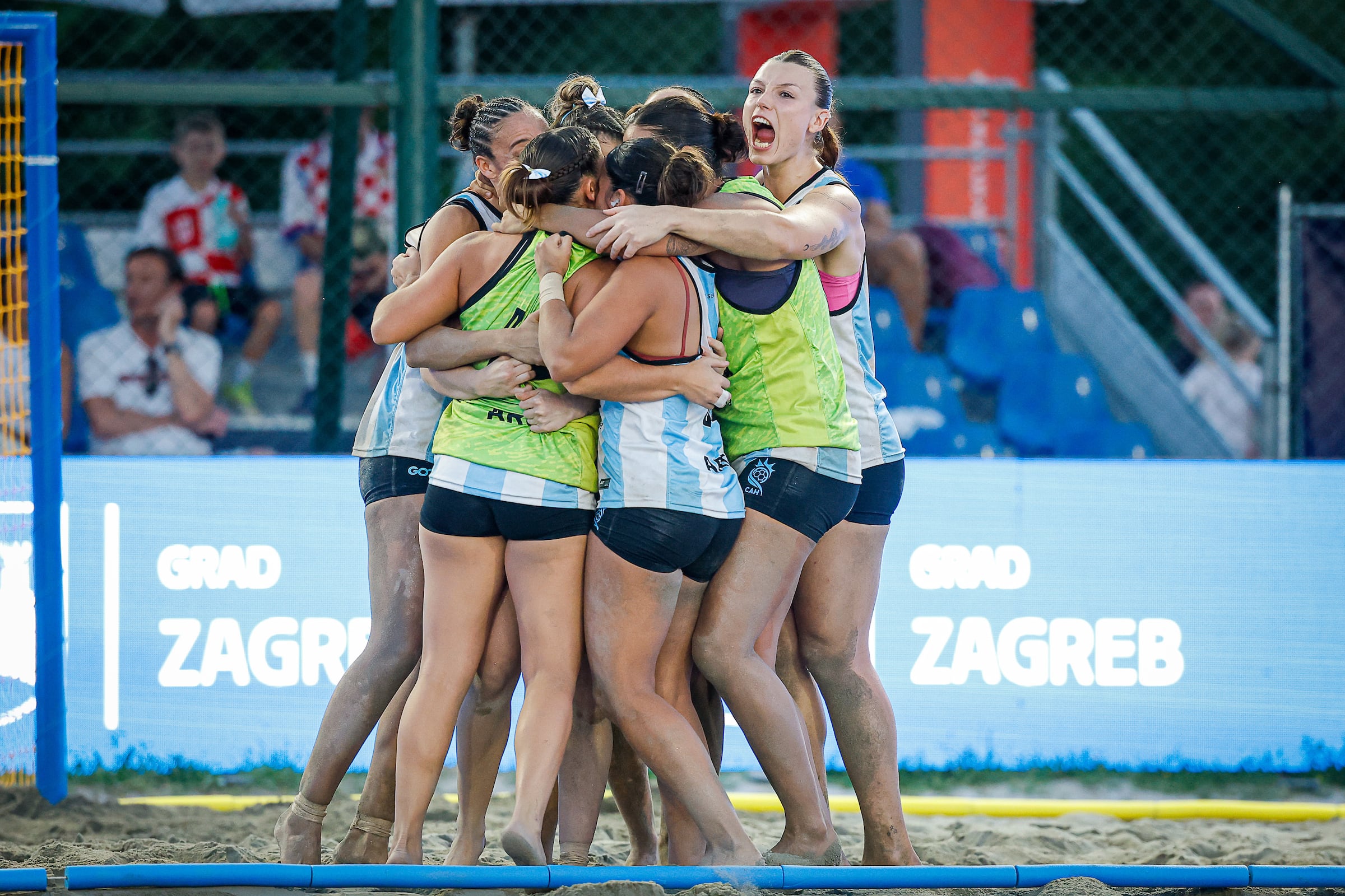 Argentina conquistó el primer Mundial absoluto en beach handball femenino (@CAHandball)