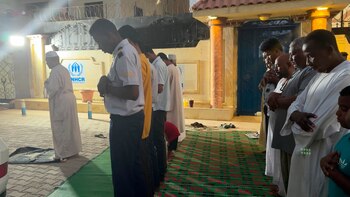 En medio de la destrucción,