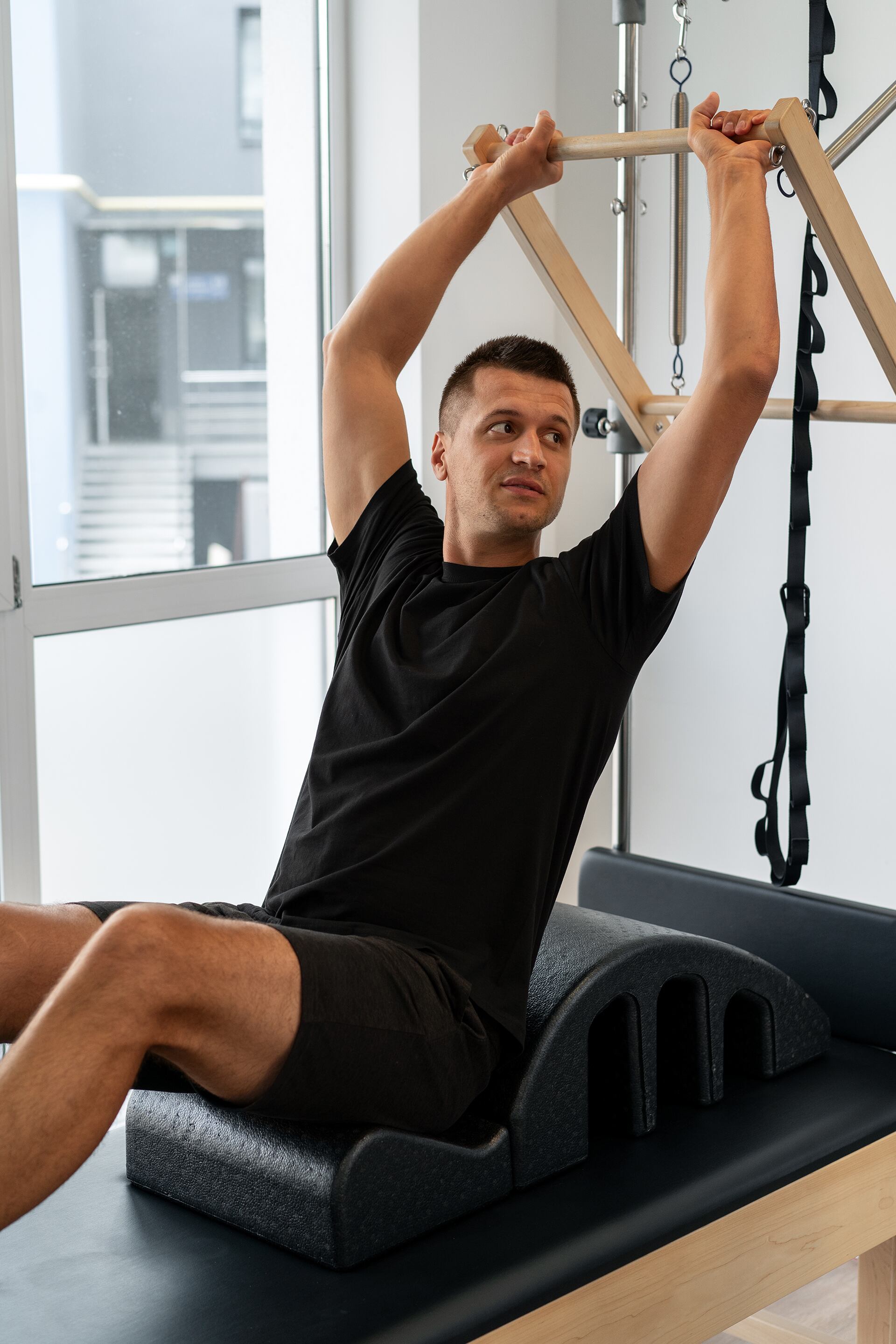 Lagree promueve la tonificación muscular, la quema de grasa y el fortalecimiento del core, con resultados visibles tras pocas sesiones