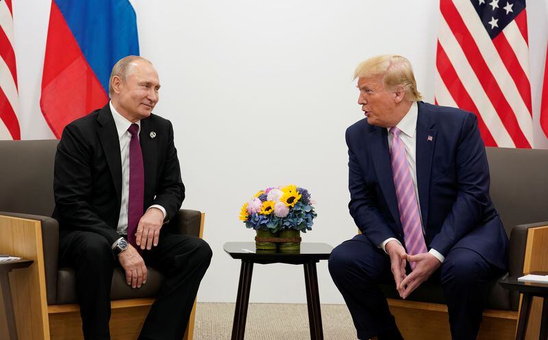 El presidente de Rusia, Vladimir Putin, y el presidente de Estados Unidos, Donald Trump, reunidos en Osaka, Japón, el 28 de junio de 2019 (Foto: Archivo REUTERS/Kevin Lamarque)