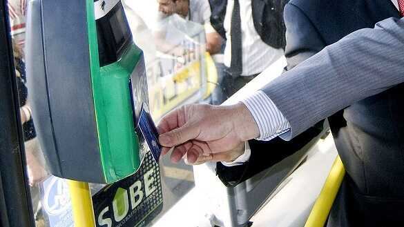 La recarga de la Tarjeta SUBE desde el celular es posible mediante apps como Mercado Pago, BNA+, Ualá y la App SUBE, con validación NFC (Ministerio de Transporte)