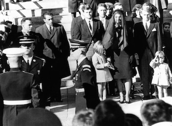 John John con solo tres