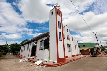 La iglesia también sufrió afectaciones por el terremoto - crédito Santiago Molina Fernández/Reuters
