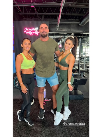 Antonela Roccuzzo junto a Bret