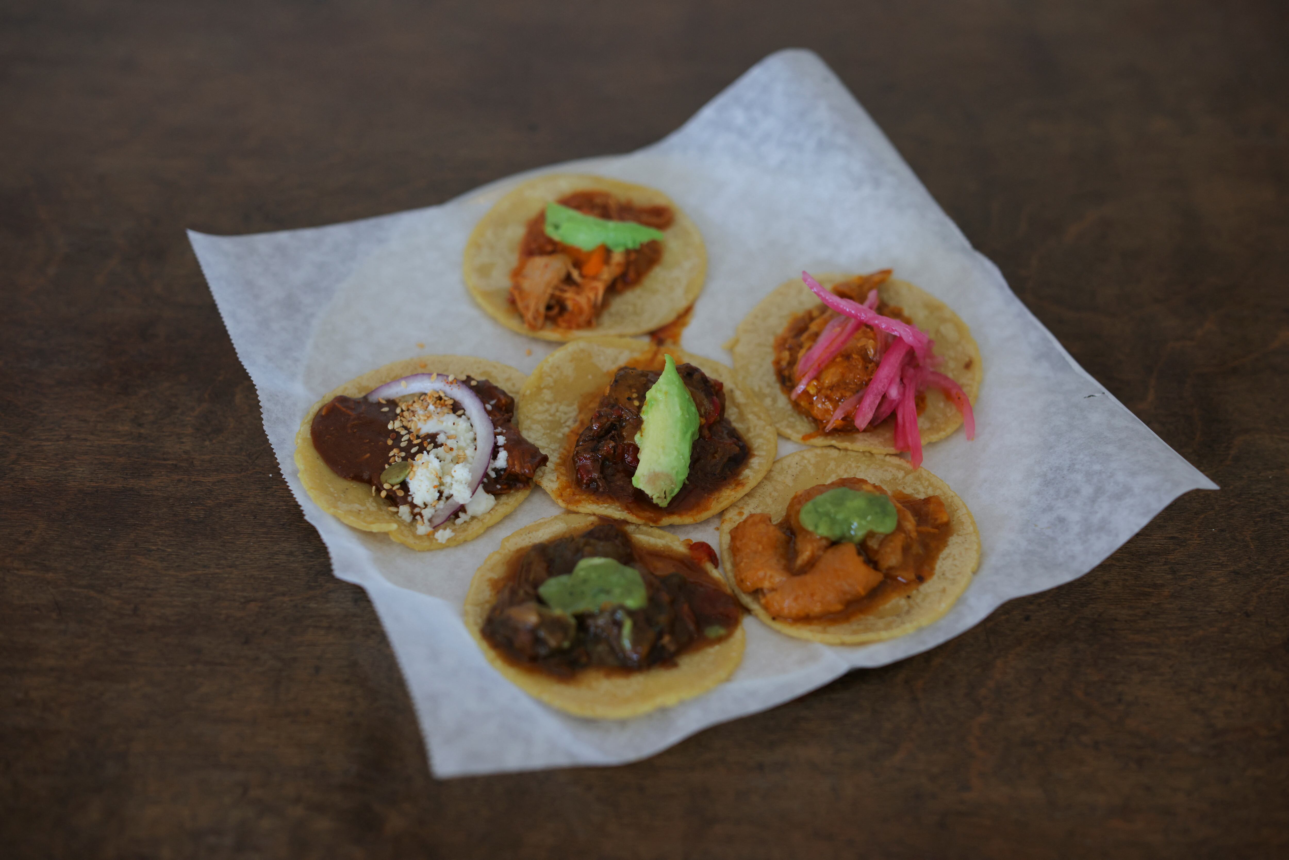 La investigación realizada en los cincuenta estados destaca el papel de la diversidad, el uso de productos frescos y su capacidad de integrar tendencias internacionales como bases del posicionamiento de esta región en el país. (REUTERS/Daniel Cole)