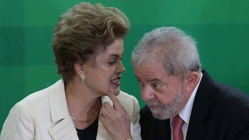 Dilma Rousseff junto a Lula