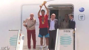 La selección española llega a Madrid con el trofeo de campeones del mundo