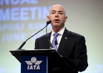 El cubano-estadounidense Aejandro Mayorkas (REUTERS/Joe