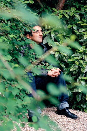 Célebre imagen de Roberto Bolaño,