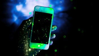 Celulares de médicos albergan bacterias