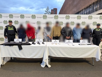 La Policía Metropolitana de Bogotá capturó a ocho presuntos integrantes de una banda de fleteo - crédito MEBOG