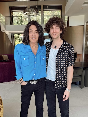 Los hijos de los líderes de KISS lanzarán su primer álbum como la banda Stanley Simmons