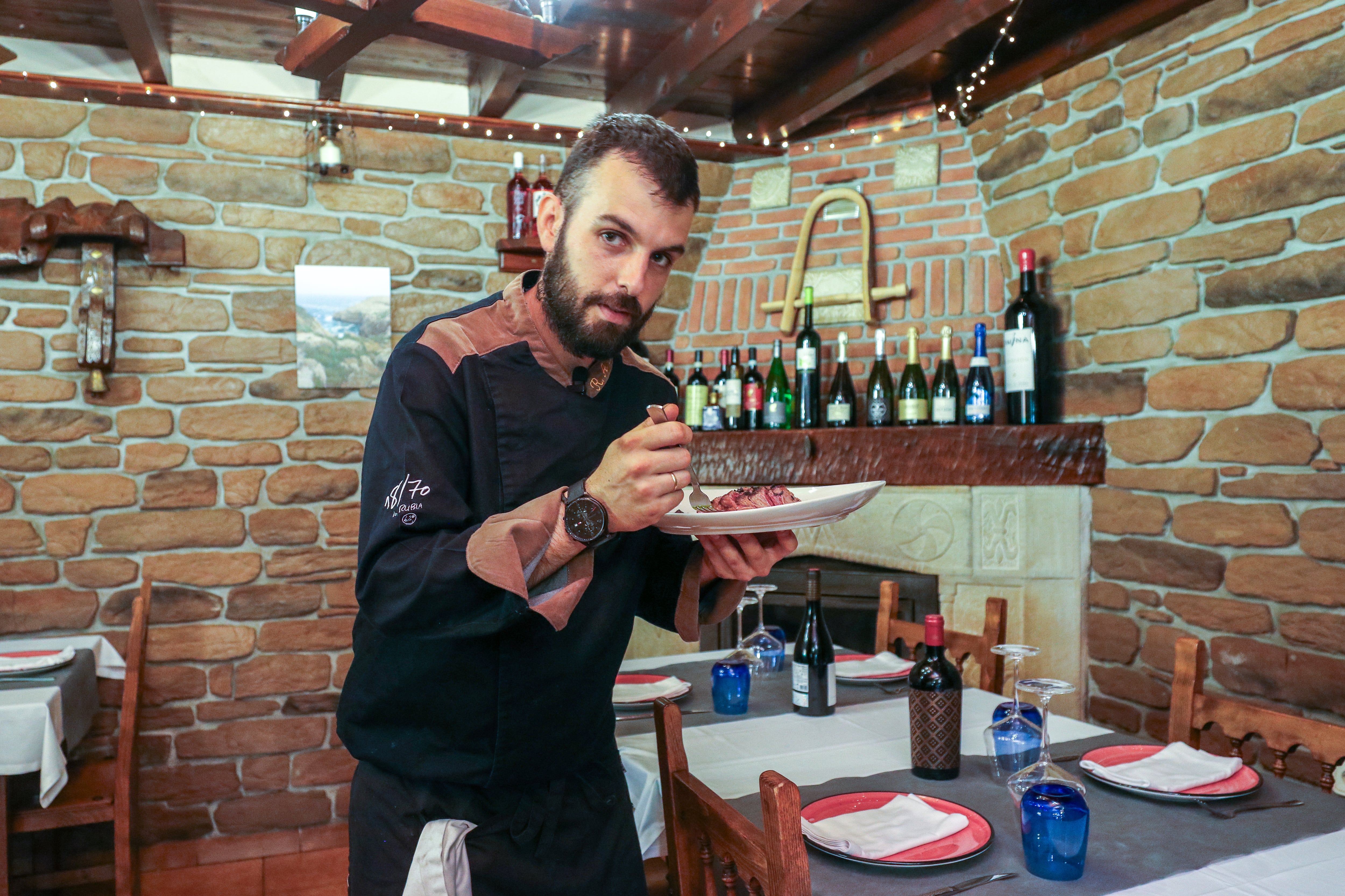 Un restaurante de Santillana del Mar (Cantabria) presenta un menú degustación inmersivo en la historia (EFE/ Javier G. Paradelo)