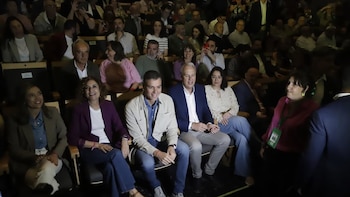 Sánchez y Montero reivindican en La Línea el próximo derribo de la Verja, el "último muro" de la UE