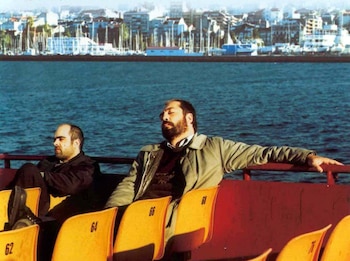 Luis Tosar (izquierda) y Javier Bardem (derecha) en 'Los lunes al sol'.